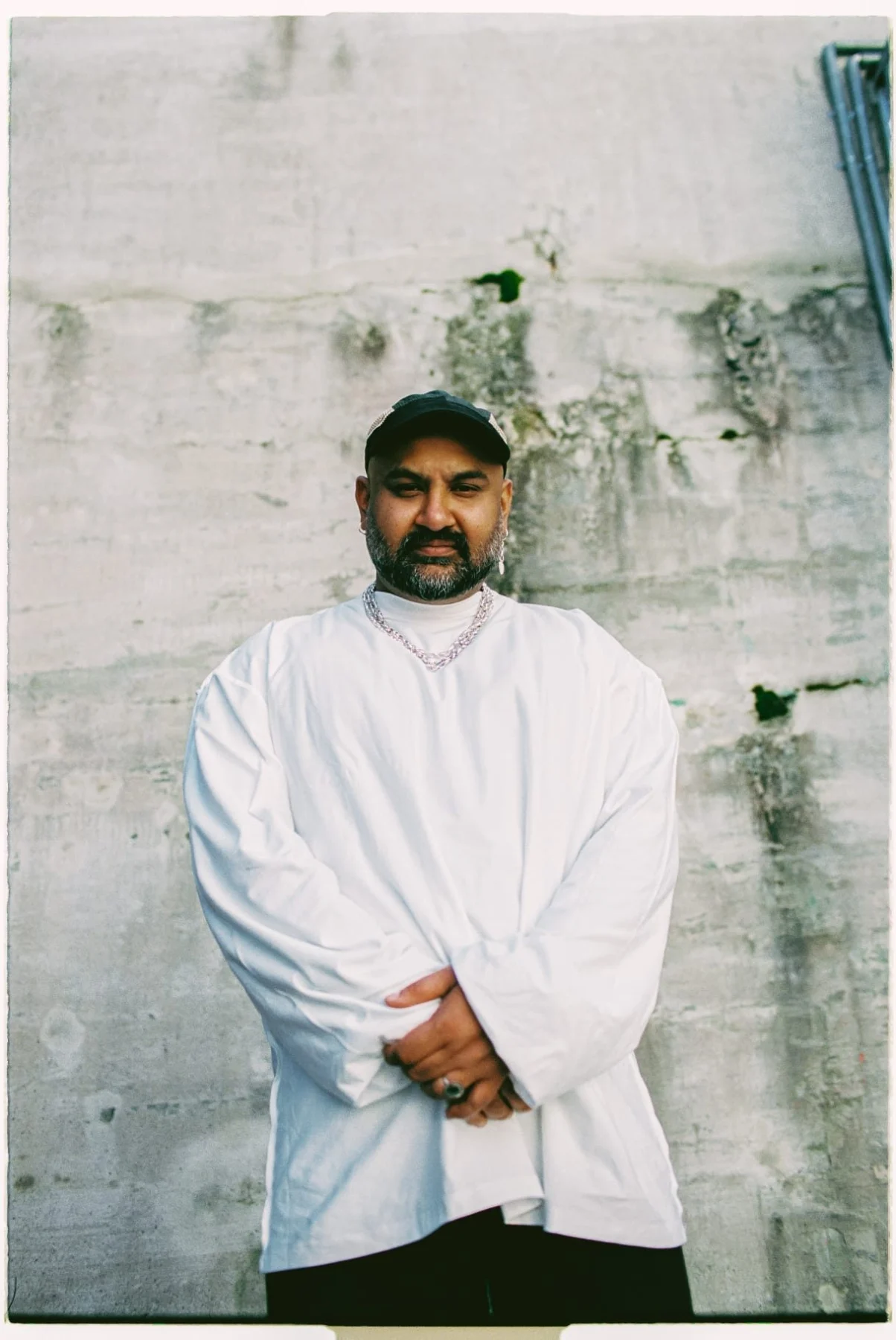 Portrett av Aon Raza Naqvi, strategisk rådgiver og medgründer i ANBU